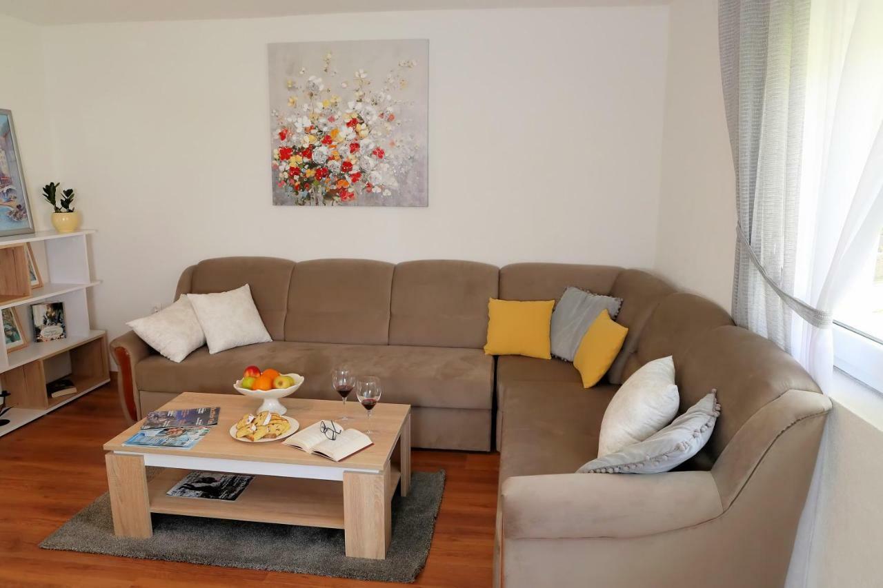 Apartman Sofia Otocac Luaran gambar